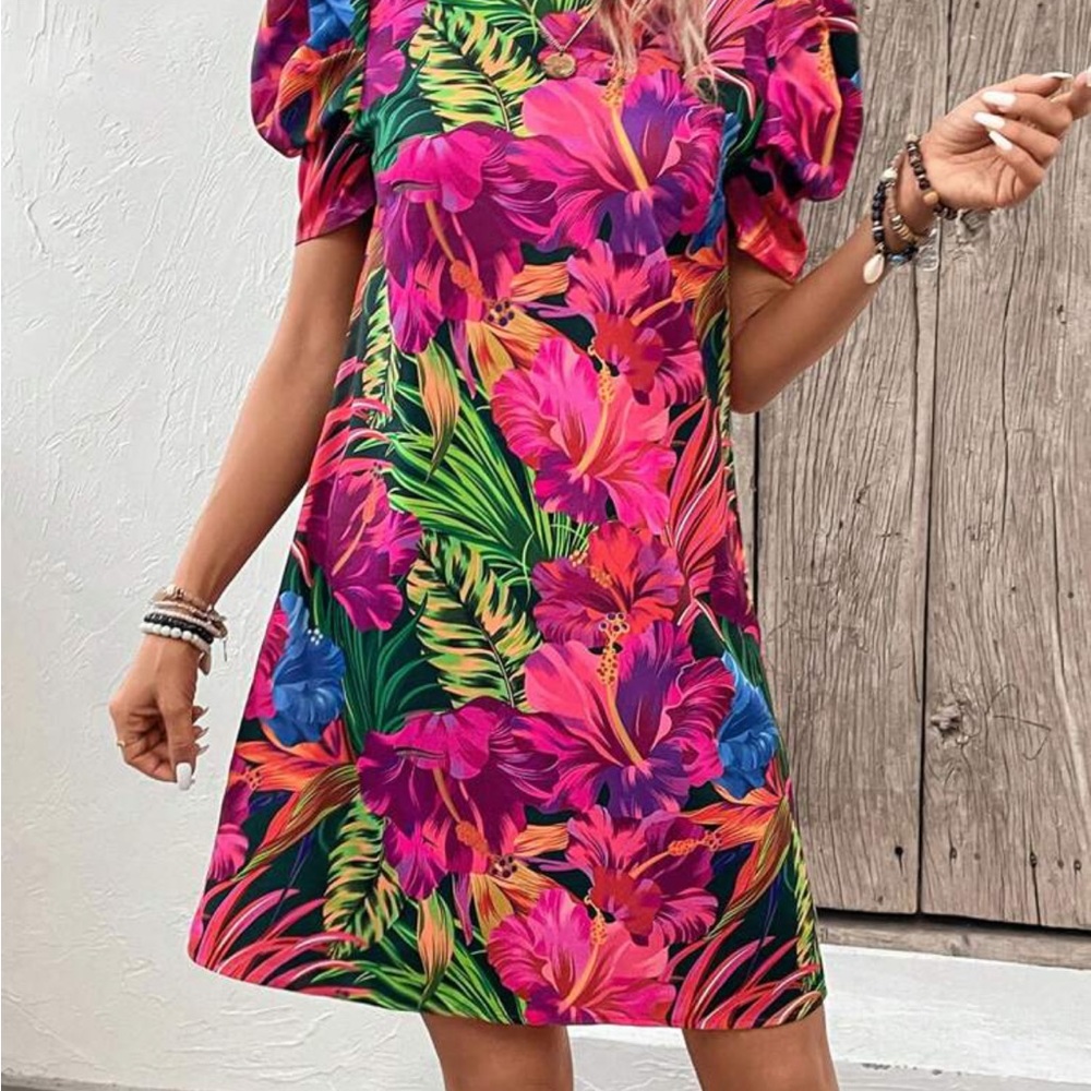 Bright colors, light, no slip underneath. Worn only once